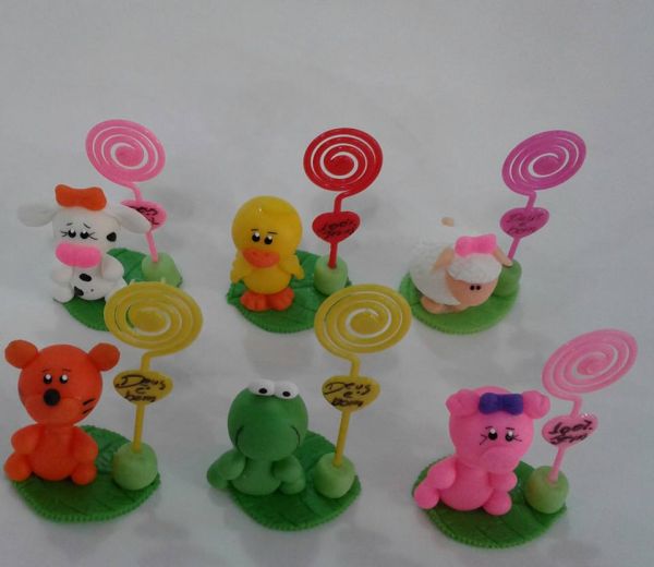 ANIMAIS BISCUIT NA FOLHA